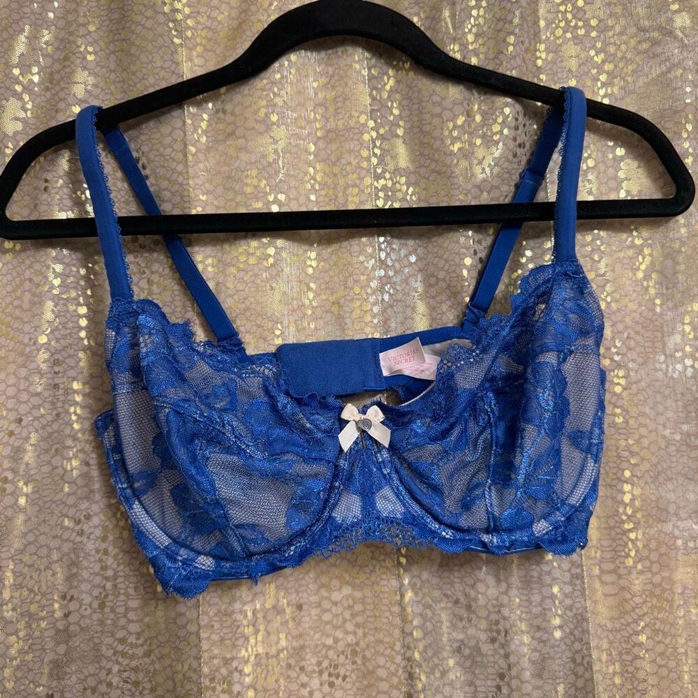 Vintage 2000's Victorias Secret Blue Lace Body By Victoria Unlined Demi Bra 34DD